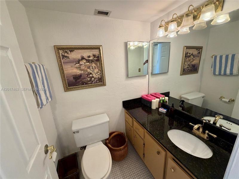 Condo for sale at Hallmark of Hollywood 1208