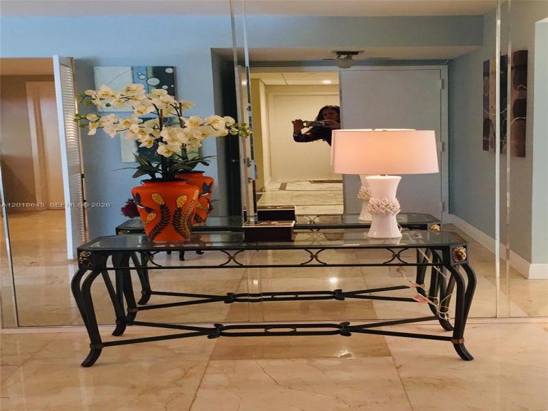 Comprar apartamento en Commodore Club South 113