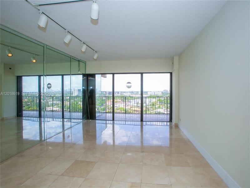 Comprar apartamento en The Cricket Club 1502