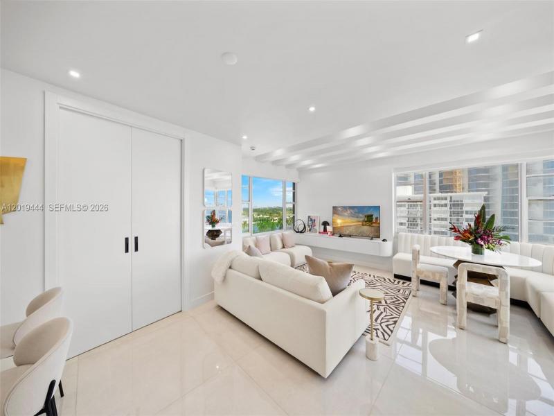 Condo for sale at Imperial House 8F