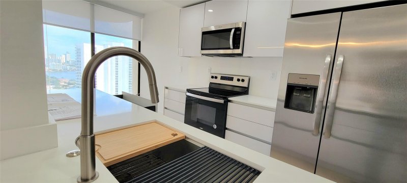 Apartment for rent at Alana Bay Harbor Island 23f