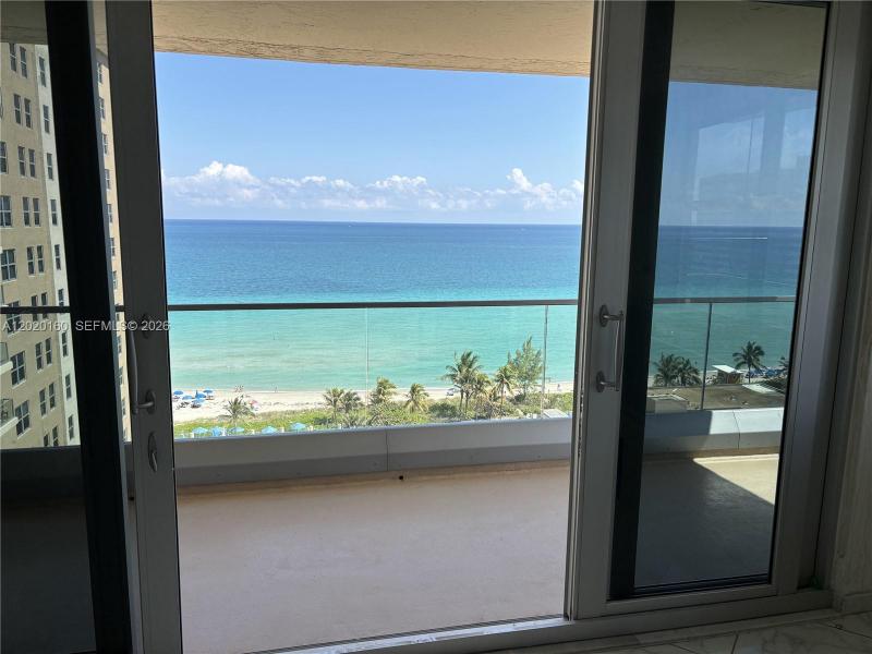 Condo for sale at Malaga Towers 16B