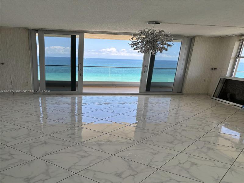 Condo for sale at Malaga Towers 16B