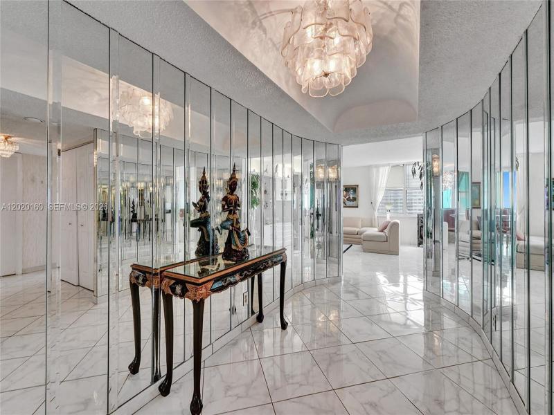 Condo for sale at Malaga Towers 16B