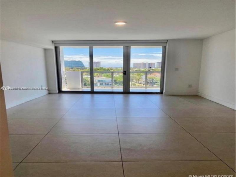 Comprar apartamento en The Ivory 704