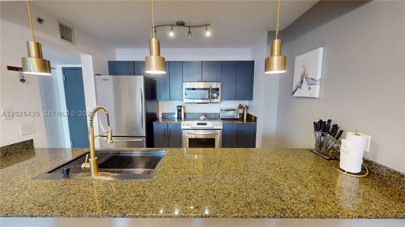 Condo for sale at The Club At Brickell Bay 2222