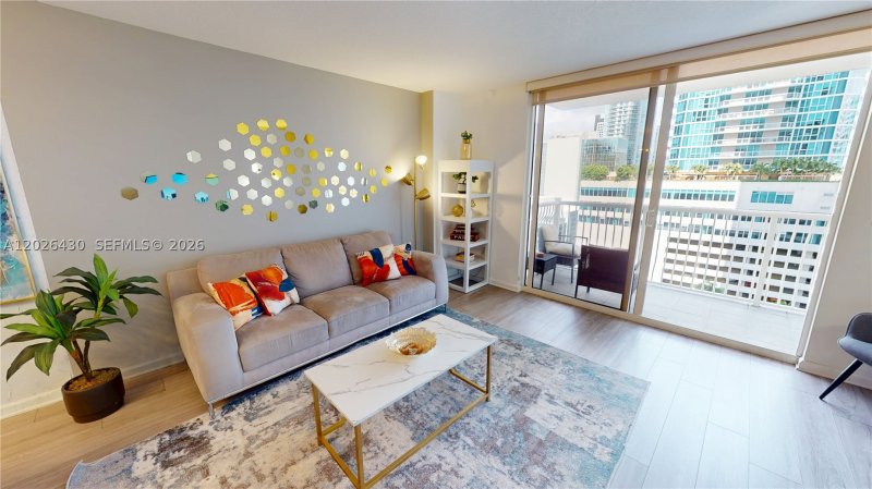 Condo for sale at The Club At Brickell Bay 2222