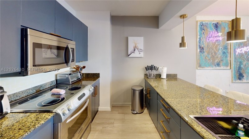 Condo for sale at The Club At Brickell Bay 2222