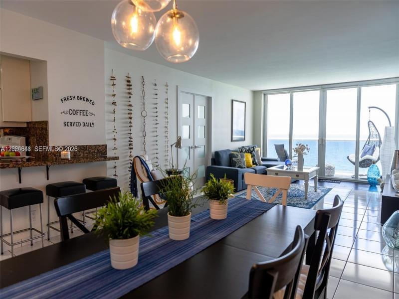 Condo for sale at Parker Tower 1705