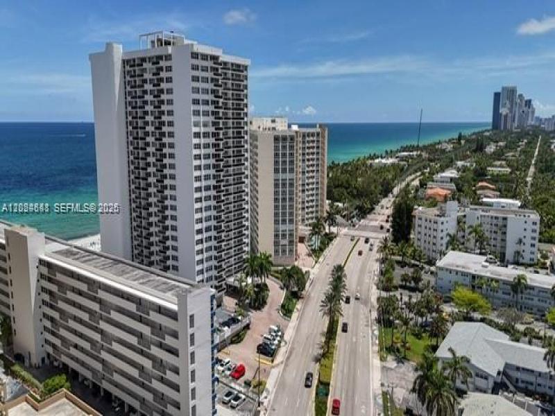 Condo for sale at Parker Tower 1705