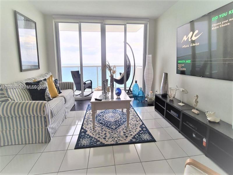 Condo for sale at Parker Tower 1705