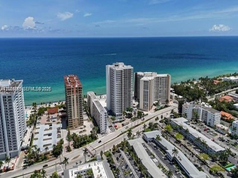 Condo for sale at Parker Tower 1705