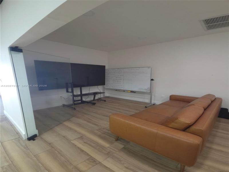 Condo for sale at Alexander Towers CU1