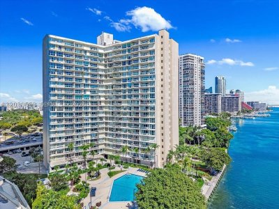 Brickell Townhouse Apt #5G