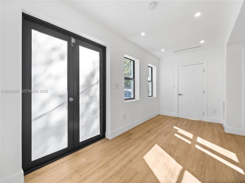 Property photo # 9