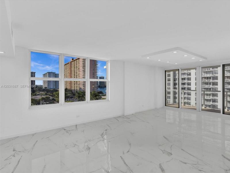 Condo for sale at Winston Towers 712