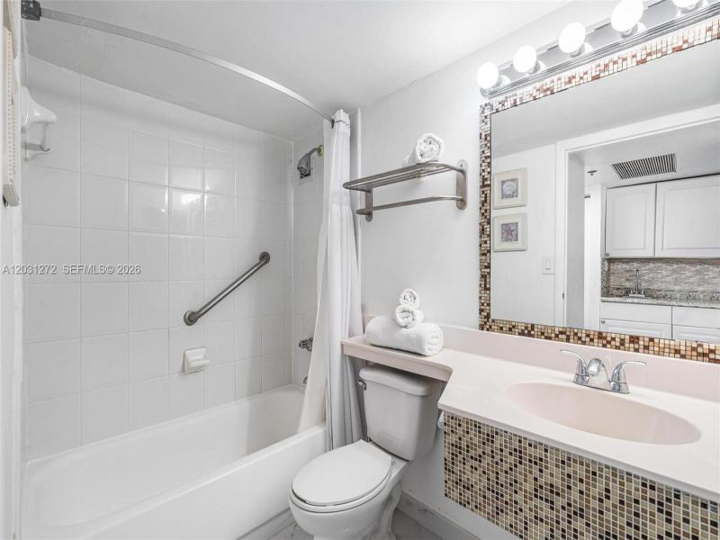 Comprar apartamento en Aventura Beach Club 104