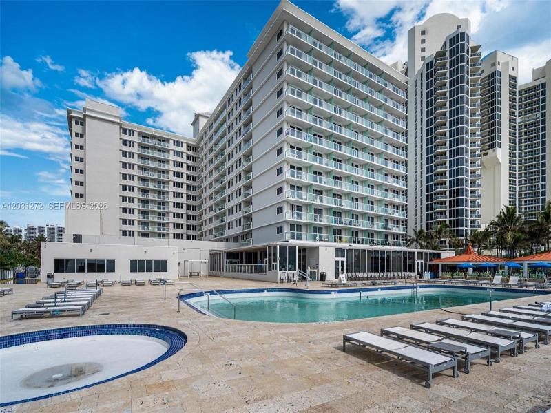 Aventura Beach Club Apt #104