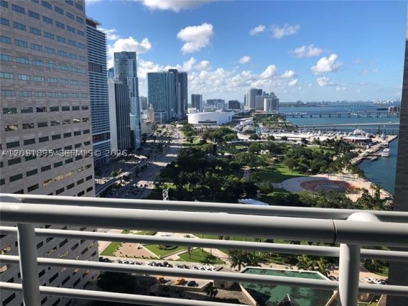 Comprar apartamento en One Miami East Tower 2824