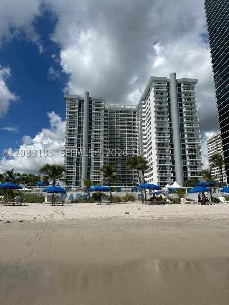 Condo for sale at Parker Plaza Estates 1706