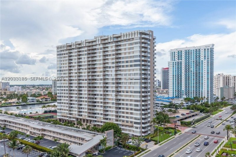 Condo for sale at Parker Plaza Estates 1706