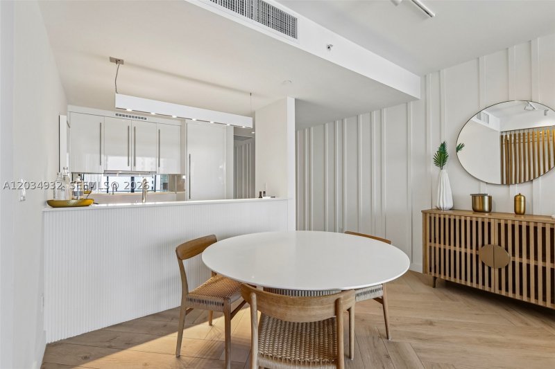 Condo for sale at W Hotel & Residences 1019