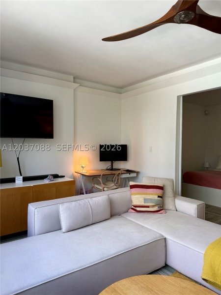Apartment for rent at Roney Palace 614