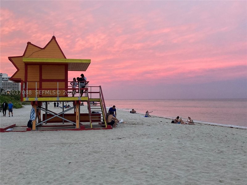 Apartment for rent at Roney Palace 614