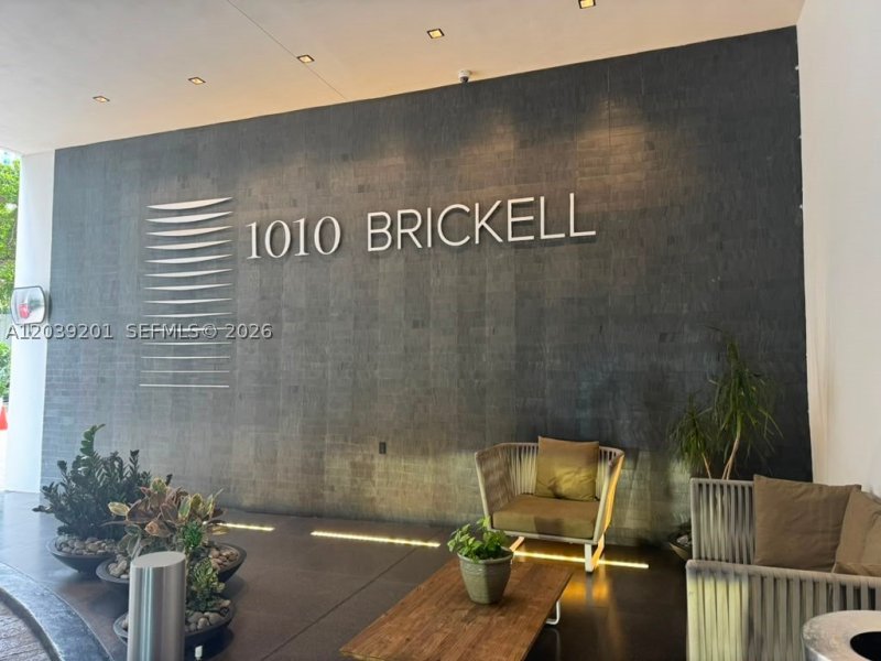 Apartment for rent at 1010 Brickell 1807