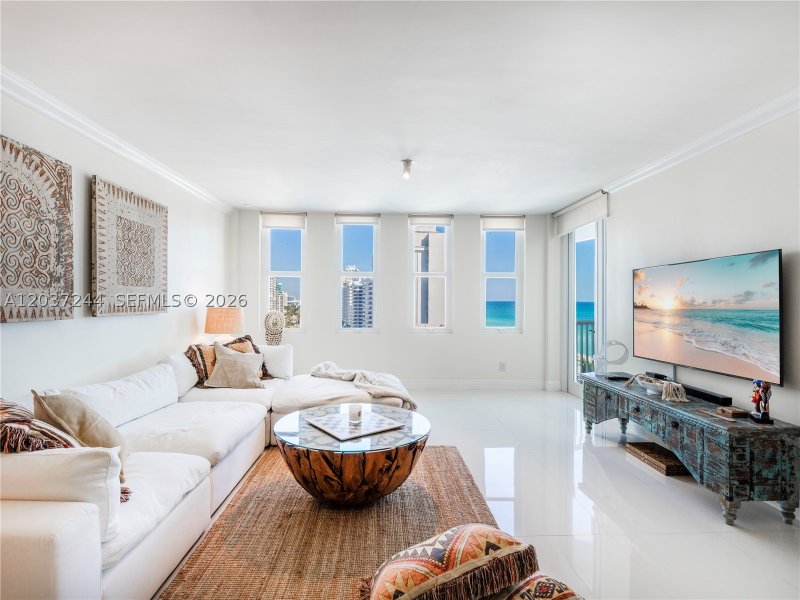 Apartment for rent at Carriage House Miami Beach 1013