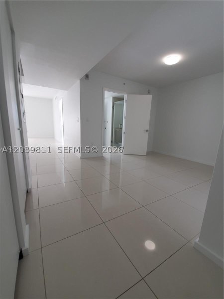 Apartment for rent at 5252 Paseo Doral 1504