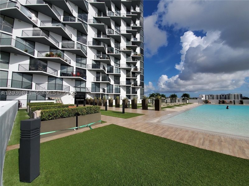Apartment for rent at 5252 Paseo Doral 1504
