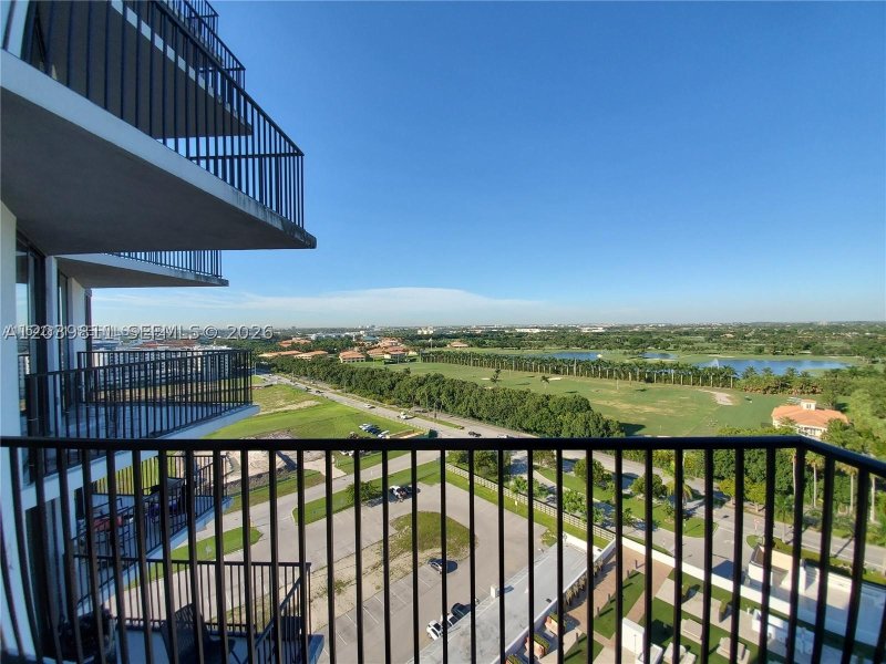Apartment for rent at 5252 Paseo Doral 1504