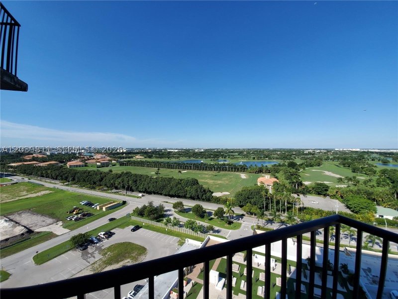 Apartment for rent at 5252 Paseo Doral 1504