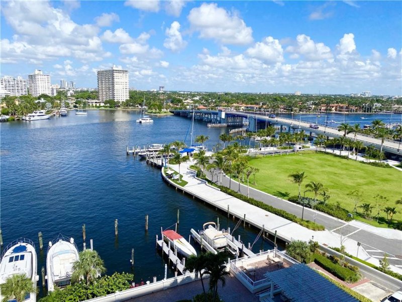 Condo for sale at The Venetian 905