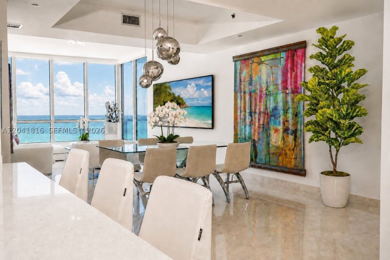Condo for sale at Continuum I South 1507
