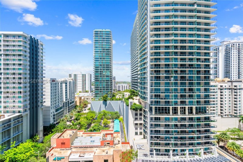 Condo for sale at The Bond 1509