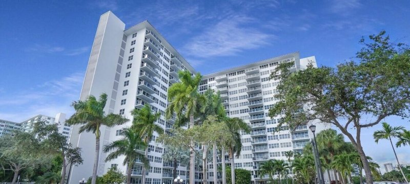 Condo for sale at Coral Ridge Towers East 822