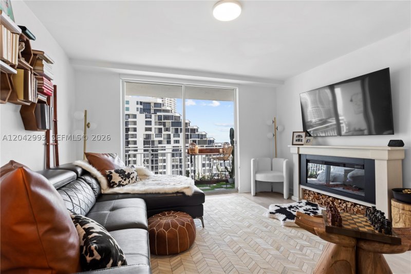 Isola Brickell Key Apt #1705