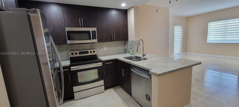 Apartment for rent at Ten Aragon 901