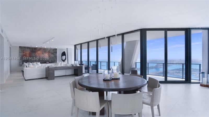 Comprar apartamento en One Thousand Museum 4401
