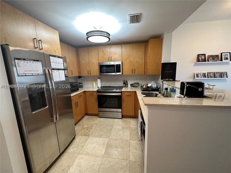 Apartment for rent at Ten Aragon 1113
