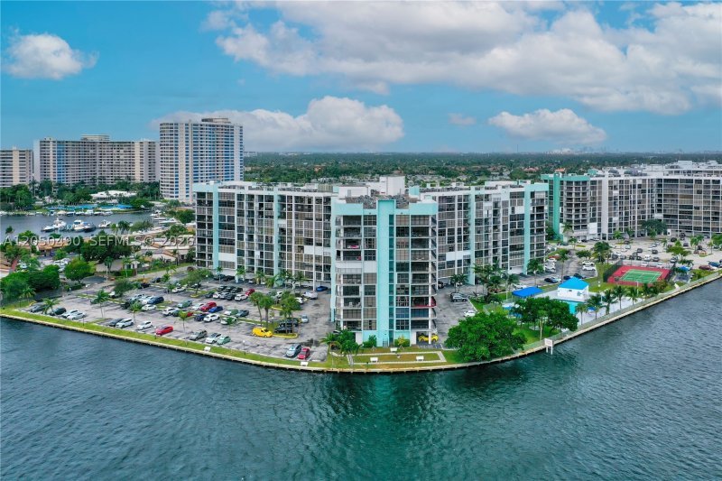 200 Leslie Apt #722