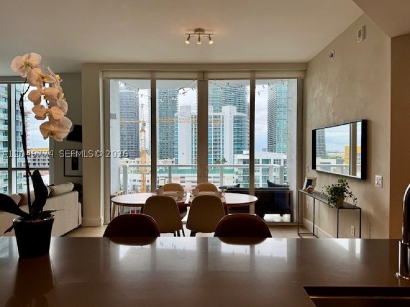 Condo for sale at The Crimson Miami 1205