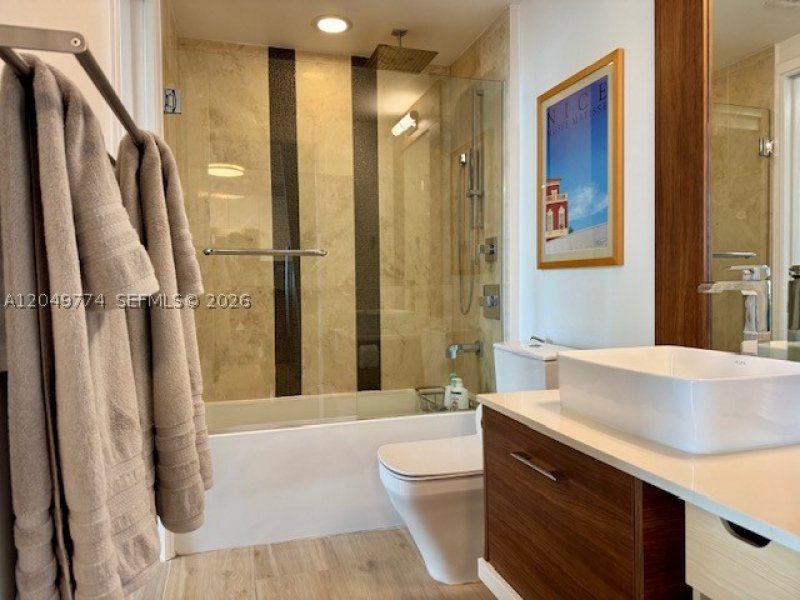 Condo for sale at The Crimson Miami 1205
