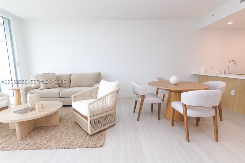 Apartment for rent at One Park Tower by Turnberry 1704