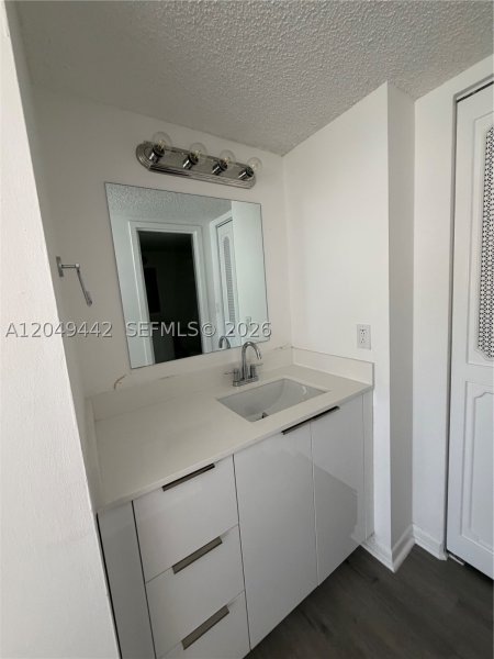 Alquiler de apartamento en Bayshore Place 1005C