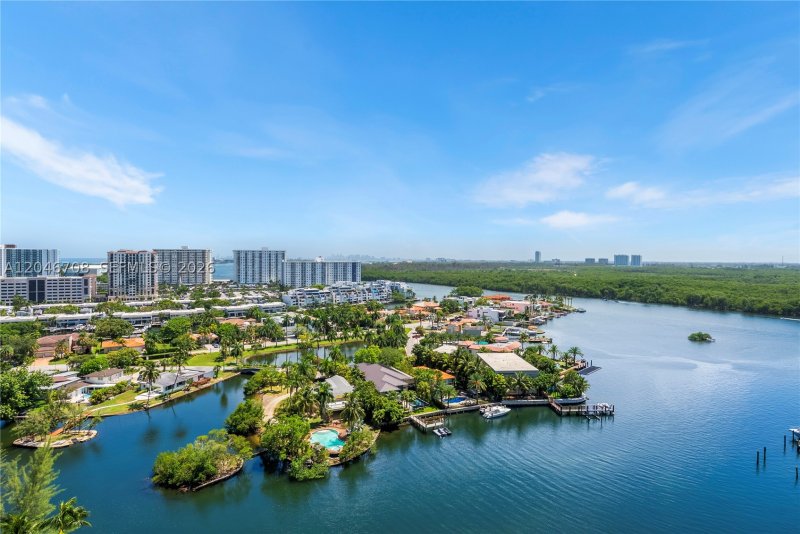 Condo for sale at Parque Towers at St. Tropez 5-1708