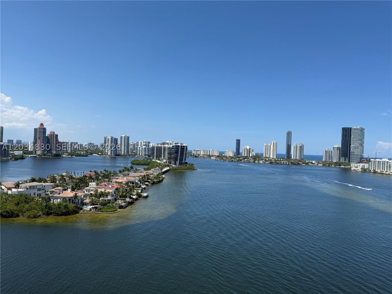 Condo for sale at Williams Island 2800 1803