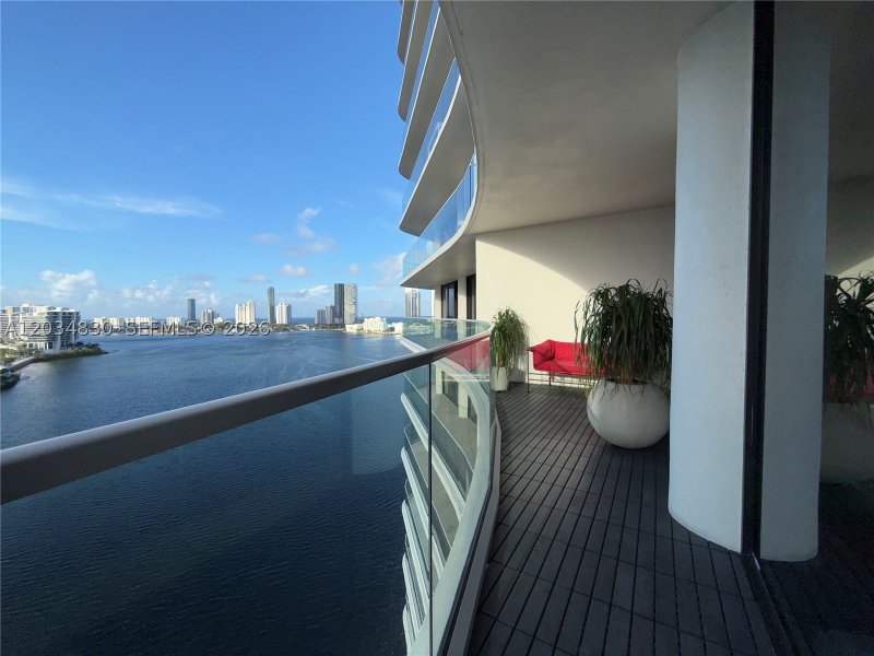 Condo for sale at Williams Island 2800 1803